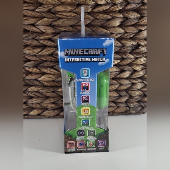 Minecraft Kids NIB Green Touch Screen Interactive Rechargeable Smart Watch 42mm - Picture 5 of 7